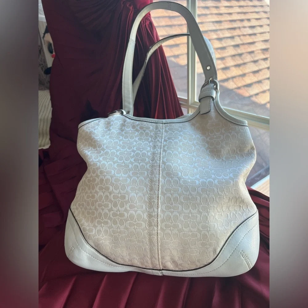 Coach Vintage Soho Sm Signature Logo &
Leather. - Picture 3 of 16